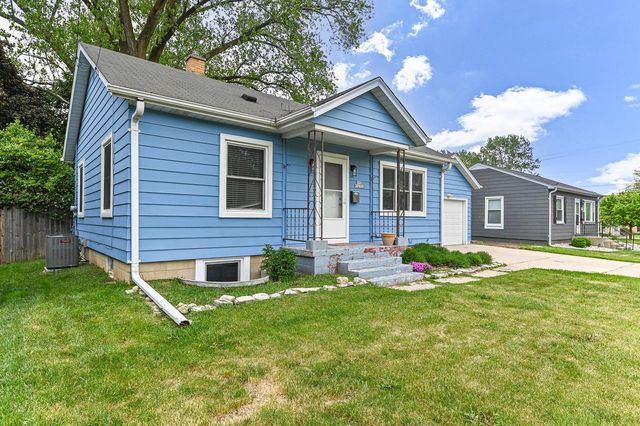 N90W16702 Pershing AVENUE, Menomonee Falls, WI 53051