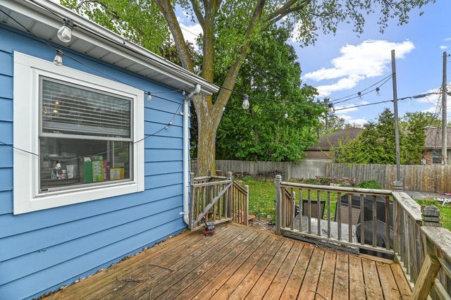 N90W16702 Pershing AVENUE, Menomonee Falls, WI 53051