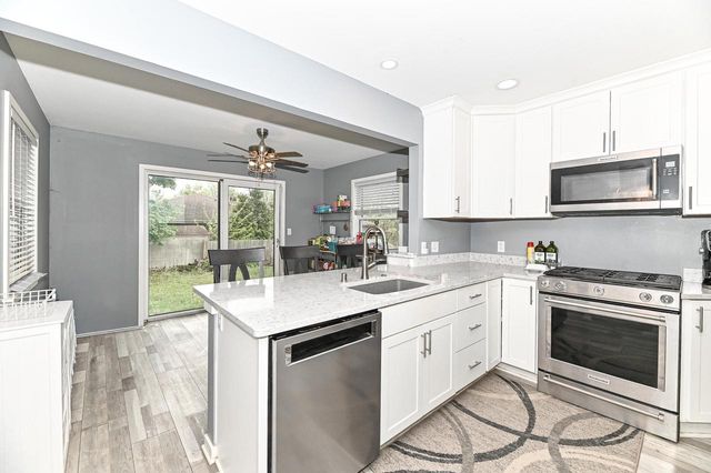 N90W16702 Pershing AVENUE, Menomonee Falls, WI 53051