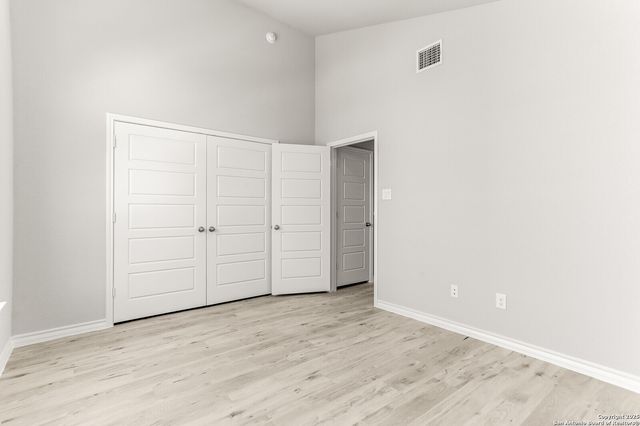 310 W Evergreen St #121, San Antonio, TX 78212