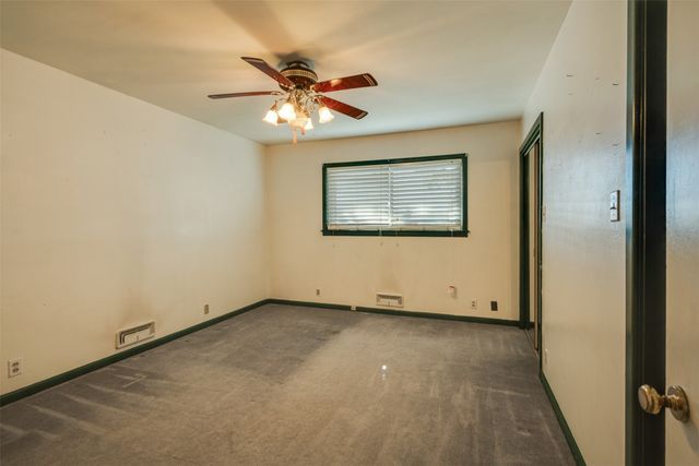 501 S Hilltop Street, Burkburnett, TX 76354