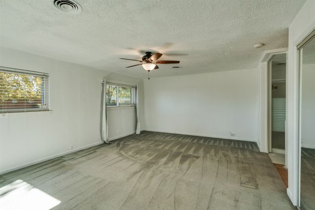 501 S Hilltop Street, Burkburnett, TX 76354