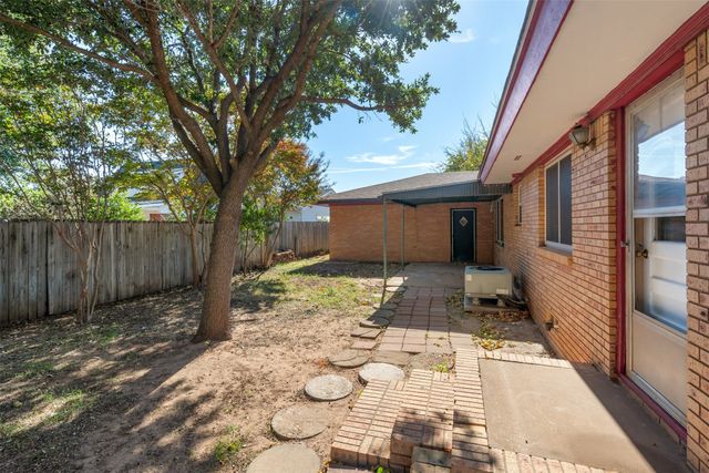 501 S Hilltop Street, Burkburnett, TX 76354