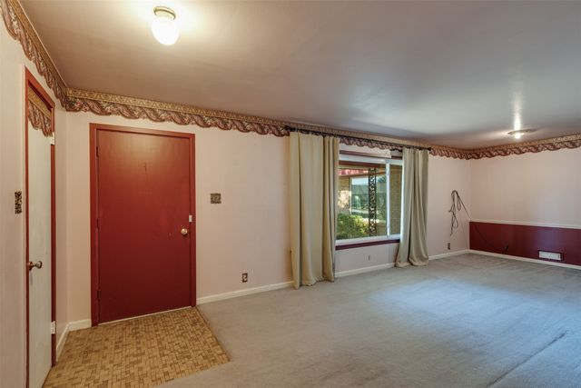 501 S Hilltop Street, Burkburnett, TX 76354