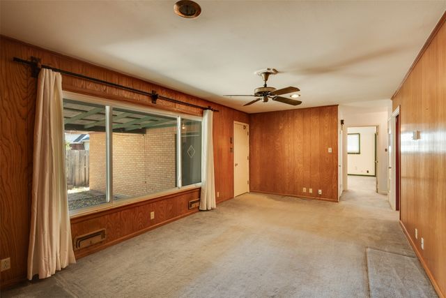 501 S Hilltop Street, Burkburnett, TX 76354