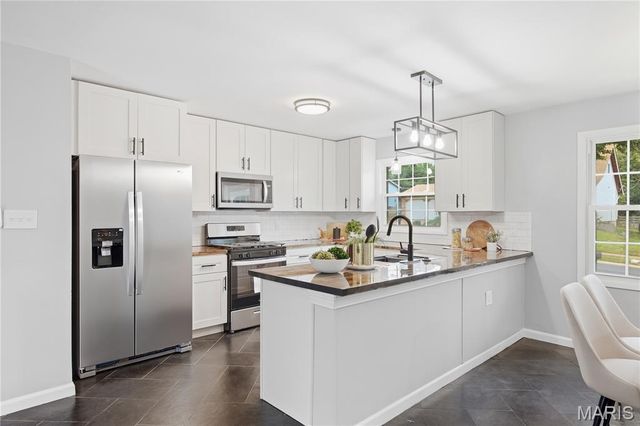 12285 Wensley Road, Florissant, MO 63033