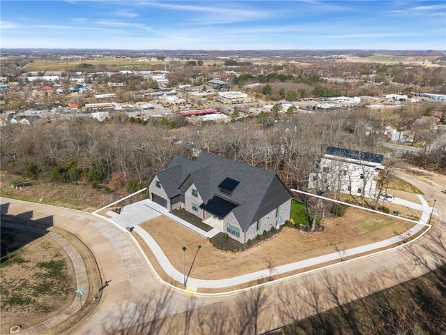 480 Ozark View Drive, Fayetteville, AR 72703