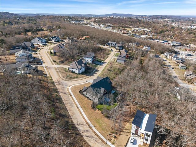480 Ozark View Drive, Fayetteville, AR 72703