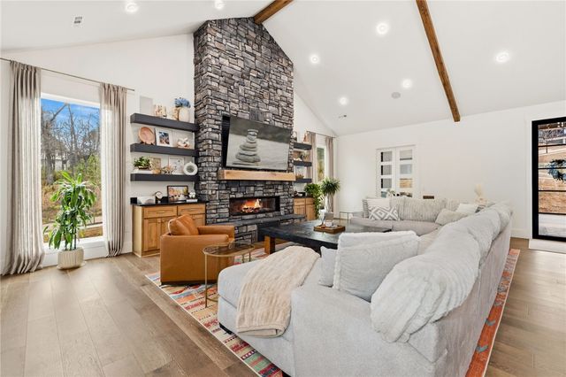 480 Ozark View Drive, Fayetteville, AR 72703