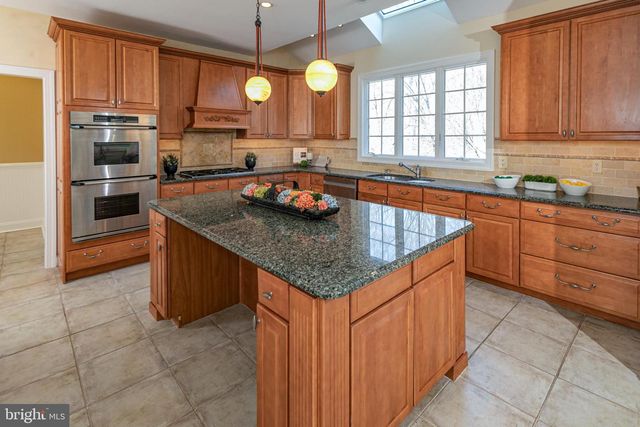 50 STONE CLIFF RD, Princeton, NJ 08540