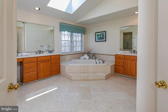 50 STONE CLIFF RD, Princeton, NJ 08540