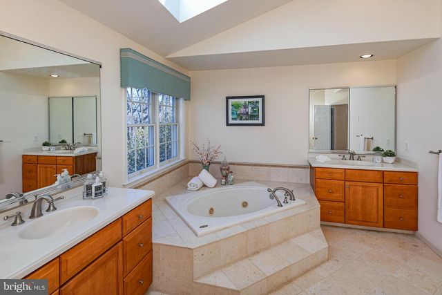 50 STONE CLIFF RD, Princeton, NJ 08540