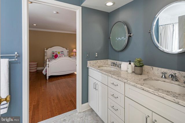 50 STONE CLIFF RD, Princeton, NJ 08540