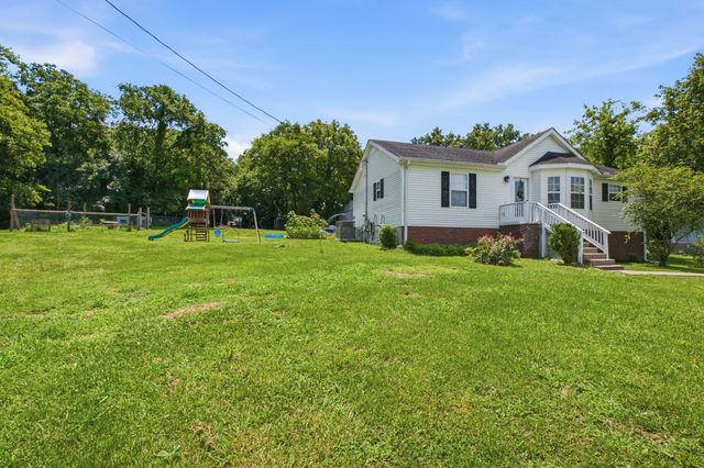 1024 Lynndale Dr, Castalian Springs, TN 37031