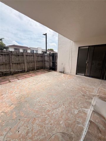 10875 NW 7th St 11-36, Miami, FL 33172