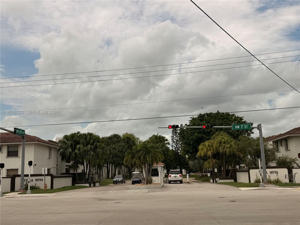 10875 NW 7th St 11-36, Miami, FL 33172