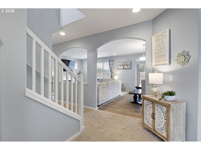 5290 SQUIRREL St, Springfield, OR 97478