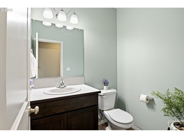 5290 SQUIRREL St, Springfield, OR 97478