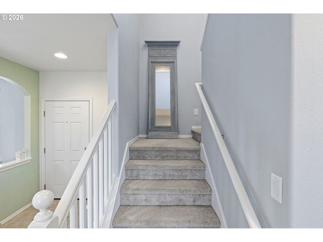 5290 SQUIRREL St, Springfield, OR 97478