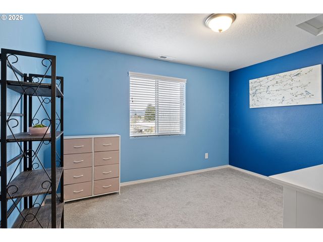 5290 SQUIRREL St, Springfield, OR 97478