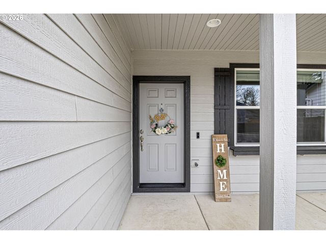 5290 SQUIRREL St, Springfield, OR 97478