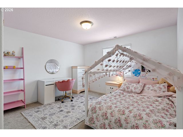 5290 SQUIRREL St, Springfield, OR 97478