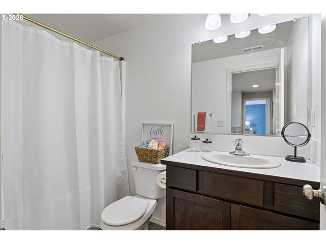 5290 SQUIRREL St, Springfield, OR 97478