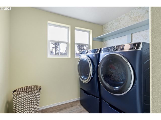 5290 SQUIRREL St, Springfield, OR 97478