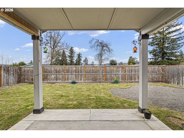5290 SQUIRREL St, Springfield, OR 97478