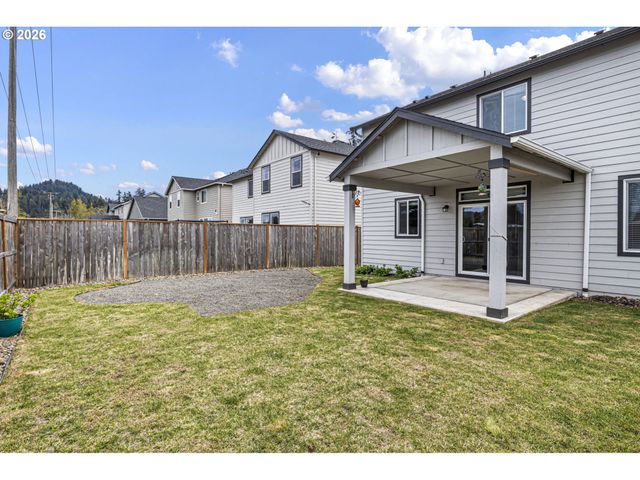 5290 SQUIRREL St, Springfield, OR 97478