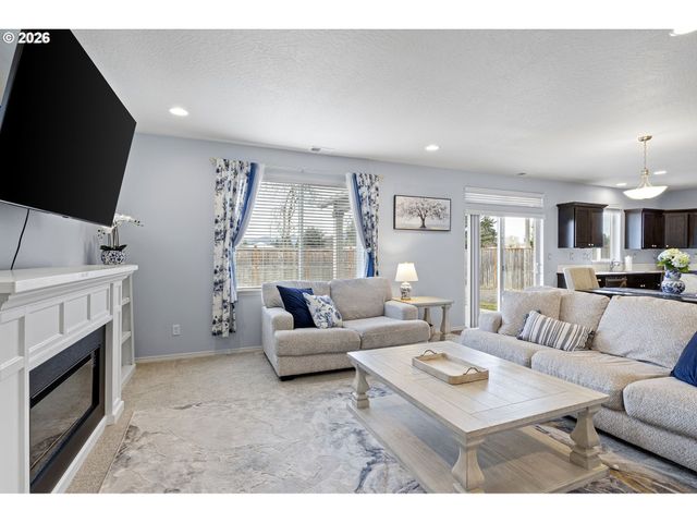 5290 SQUIRREL St, Springfield, OR 97478