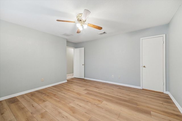 2227 Friarwood Trail, Kingwood, TX 77339