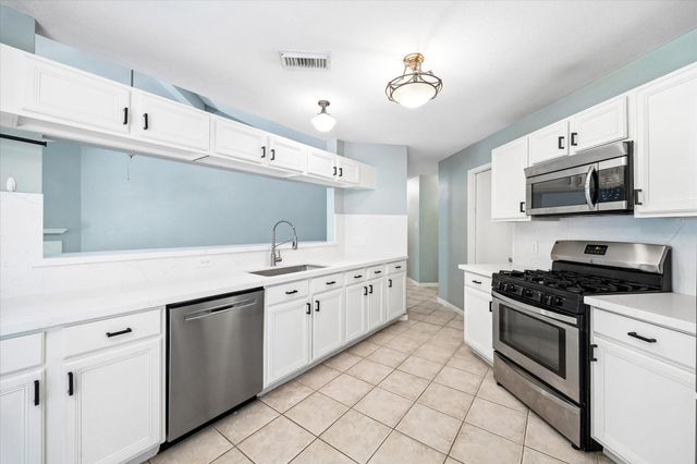 2227 Friarwood Trail, Kingwood, TX 77339