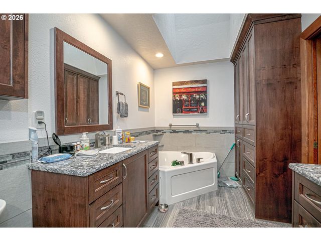 11051 Se 105TH Ave, Happy Valley, OR 97086