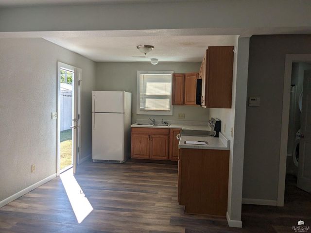 709-711 W 1st Street, Junction City, KS 66441