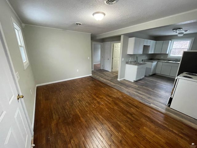 709-711 W 1st Street, Junction City, KS 66441