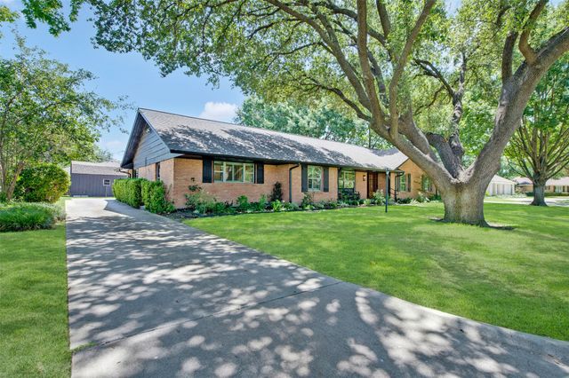 13834 Tanglewood Drive, Farmers Branch, TX 75234