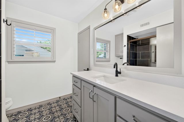 13834 Tanglewood Drive, Farmers Branch, TX 75234