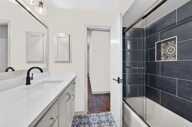 13834 Tanglewood Drive, Farmers Branch, TX 75234