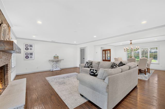 13834 Tanglewood Drive, Farmers Branch, TX 75234