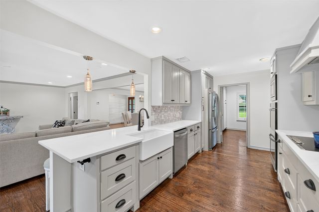 13834 Tanglewood Drive, Farmers Branch, TX 75234