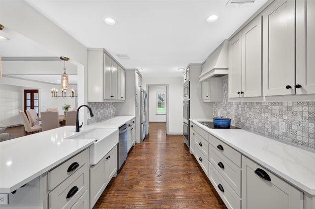 13834 Tanglewood Drive, Farmers Branch, TX 75234