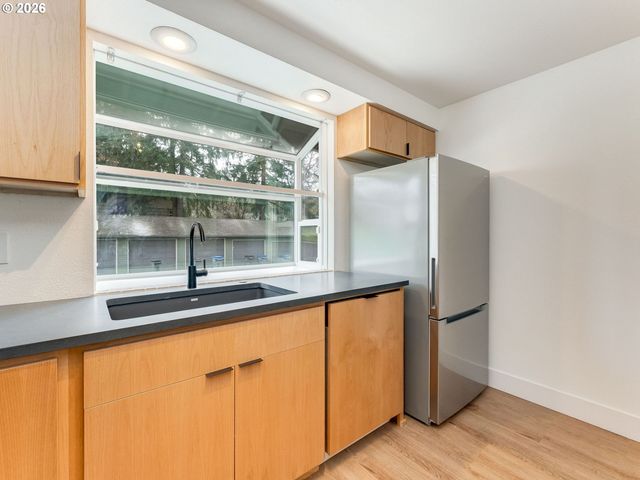 11990 Sw CORBY Dr 2, Portland, OR 97225