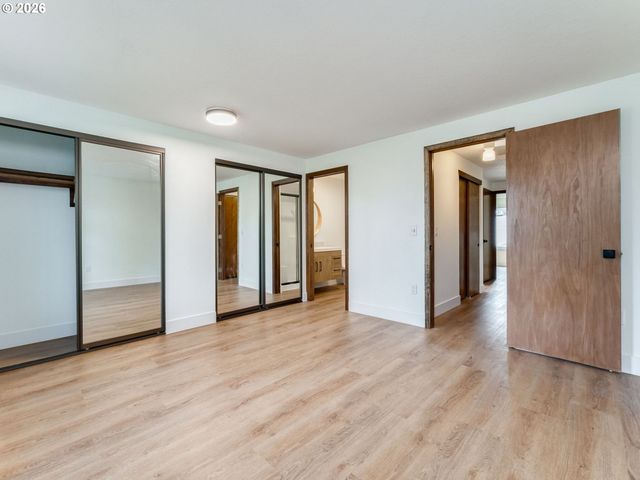 11990 Sw CORBY Dr 2, Portland, OR 97225