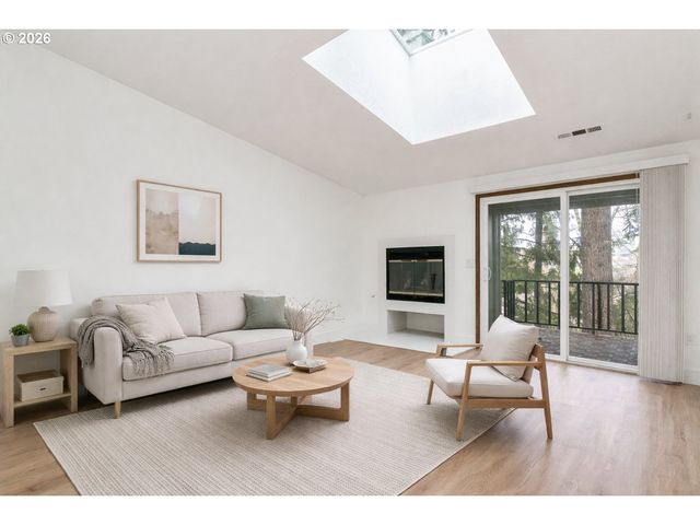 11990 Sw CORBY Dr 2, Portland, OR 97225