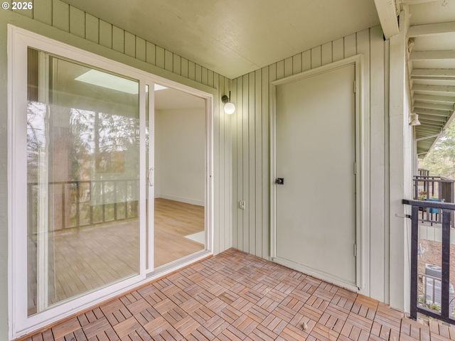 11990 Sw CORBY Dr 2, Portland, OR 97225