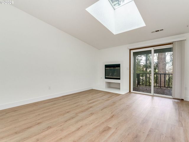 11990 Sw CORBY Dr 2, Portland, OR 97225