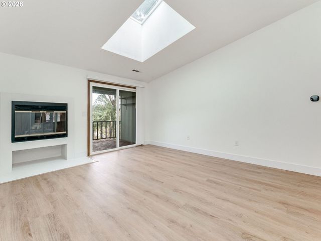 11990 Sw CORBY Dr 2, Portland, OR 97225