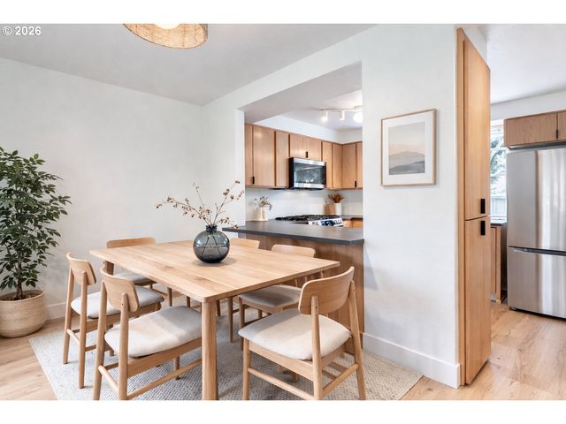 11990 Sw CORBY Dr 2, Portland, OR 97225