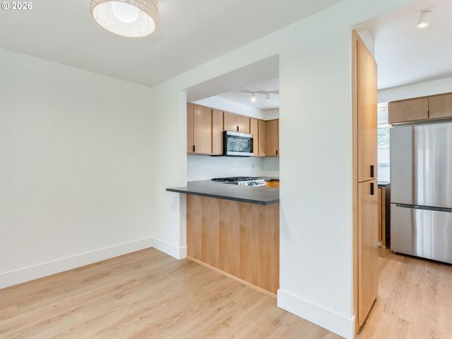 11990 Sw CORBY Dr 2, Portland, OR 97225